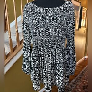 Floral & Ivy Black & White Tunic-length Blouse with Elasticized Bodice